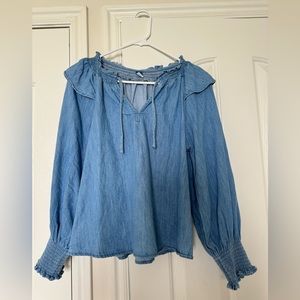 Chambray Blouse with cute sleeve
